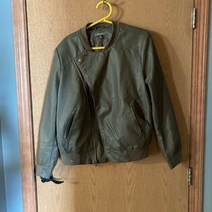 Cute Lisa Rinna XL brown faux leather jacket!